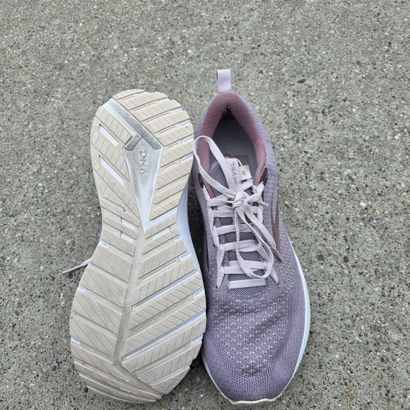 Brooks Revel Lavender Sneakers Women Size 11 - Picture 8 of 12